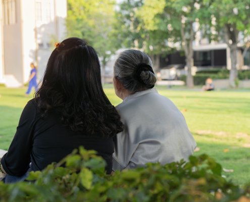 Family carer researching 8 hour dementia training free options to support a loved one living with dementia at home